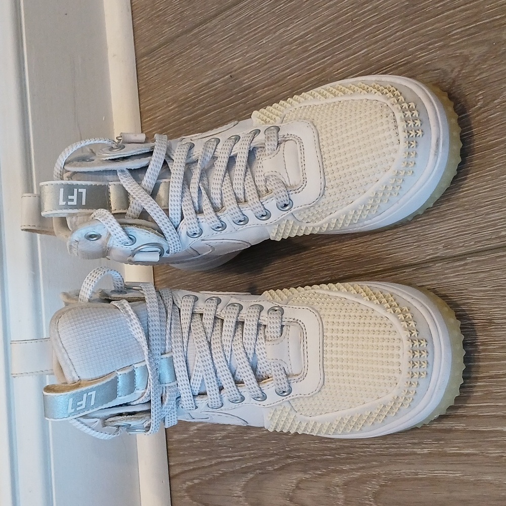 Nike Lunar Force 1 Duckboot shoes in a white Mens Size 6